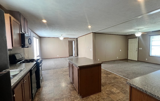 Photo - 49515 Au Lac Dr E