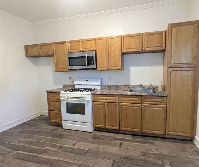 Photo - 1220 Schlager St