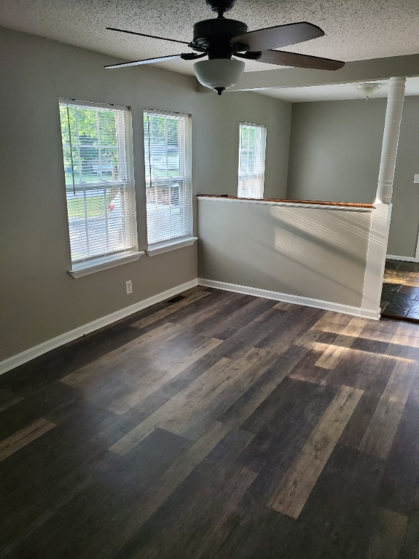 Photo - 301 Circle Dr