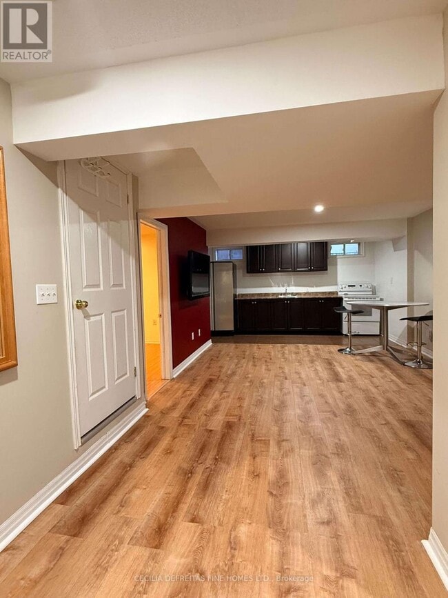 Photo - 294 Wildberry Crescent