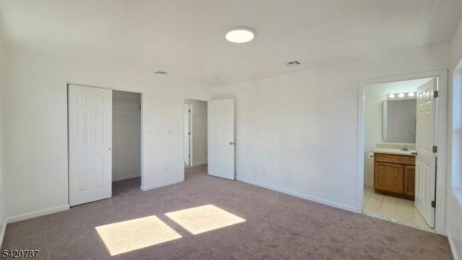 Photo - 360 Broad St