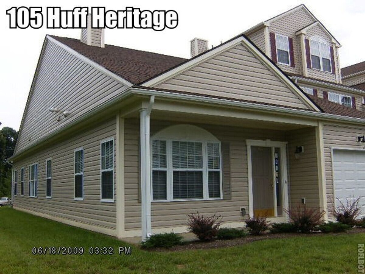 3 Bedroom, 2 Bath 1-Level Townhouse - 3 Bedroom, 2 Bath 1-Level Townhouse