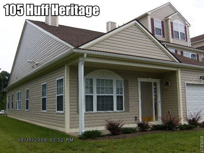 Building Photo - 3 Bedroom, 2 Bath 1-Level Townhouse