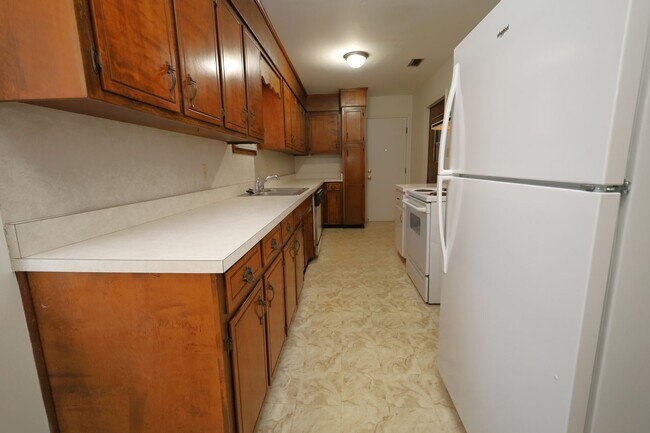 Photo - 601 E Stanfill St