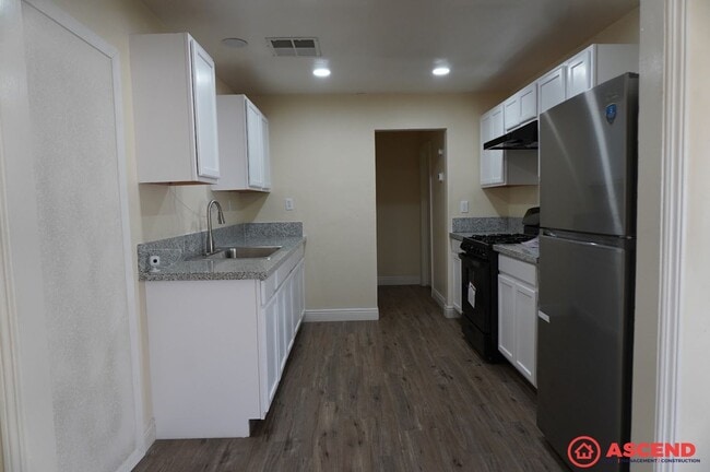 Photo - Cozy 2BD/1BA Home in Bakersfield's 93308 — Trash Included, Driveway & No Pets!