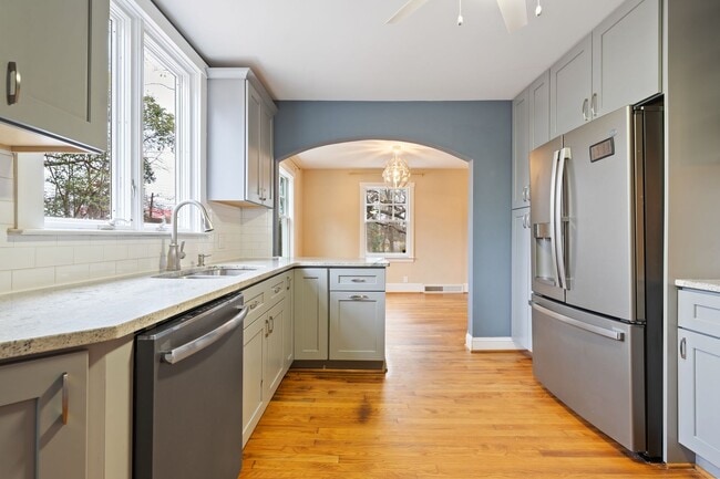 Photo - 3be/2ba Charming Cape Cod in Old North Durham