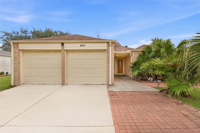 Photo - 8819 Kindlewood Dr