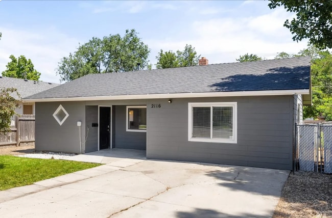 Photo - 2116 S Longmont Ave