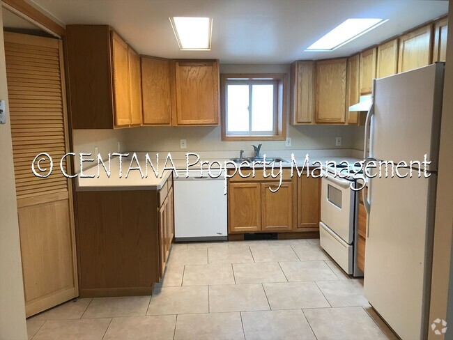 Building Photo - 1126 W Quartz St Unit B Rental