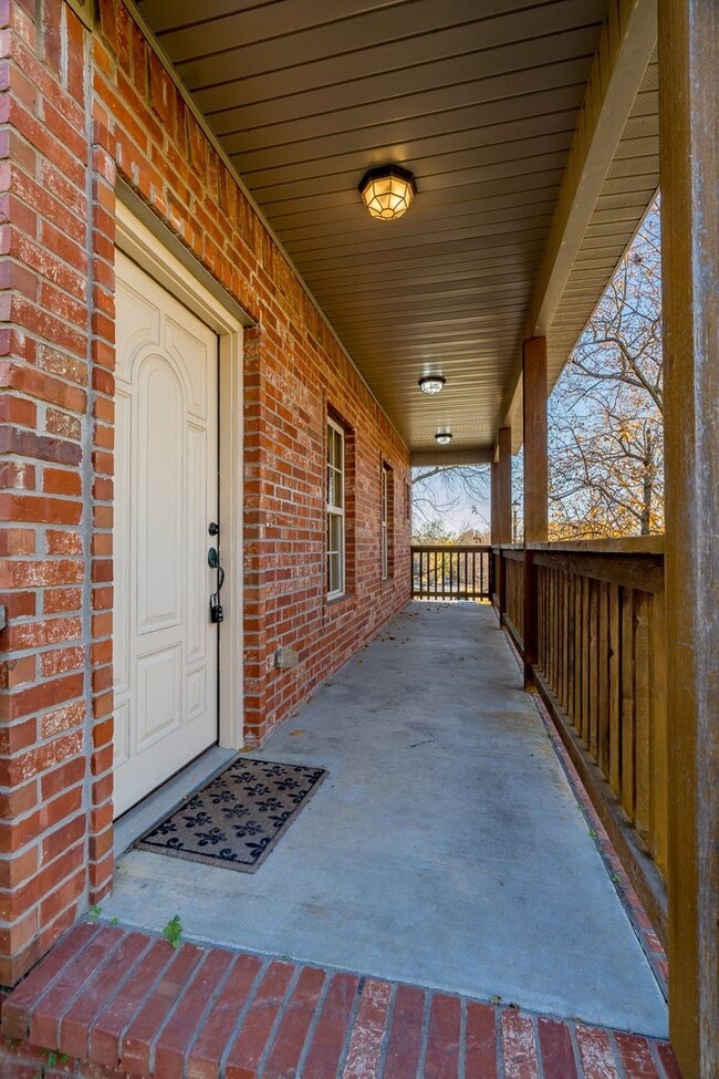 Photo - Four Bedroom Home Walking Distance to UofA! Lawn Care Included! AVAILABLE IN JULY!!!!!