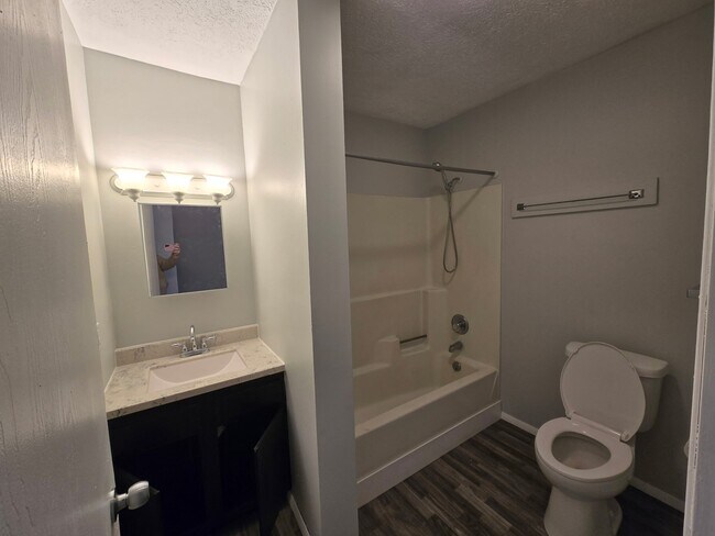 1200 N Main St Unit 206