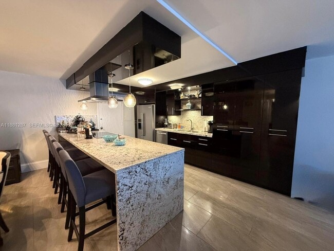 Building Photo - 4020 Galt Ocean Dr Unit 904