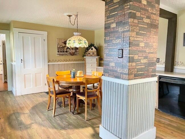 Photo - 196 Main St Unit 1