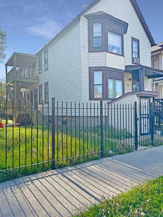 Photo - 11014 S State St Unidad 1R