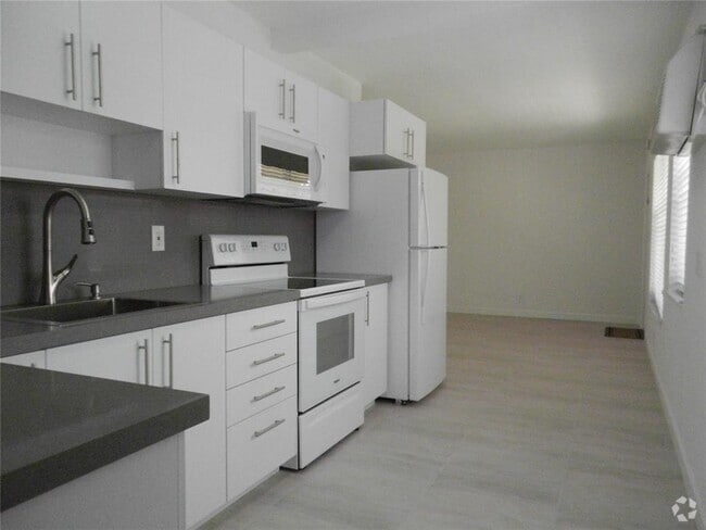 Building Photo - 1738 Rodman St Unit 1 Rental