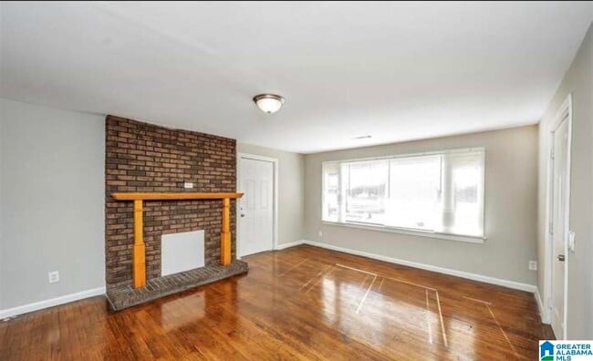 Photo - 1215 15th St N