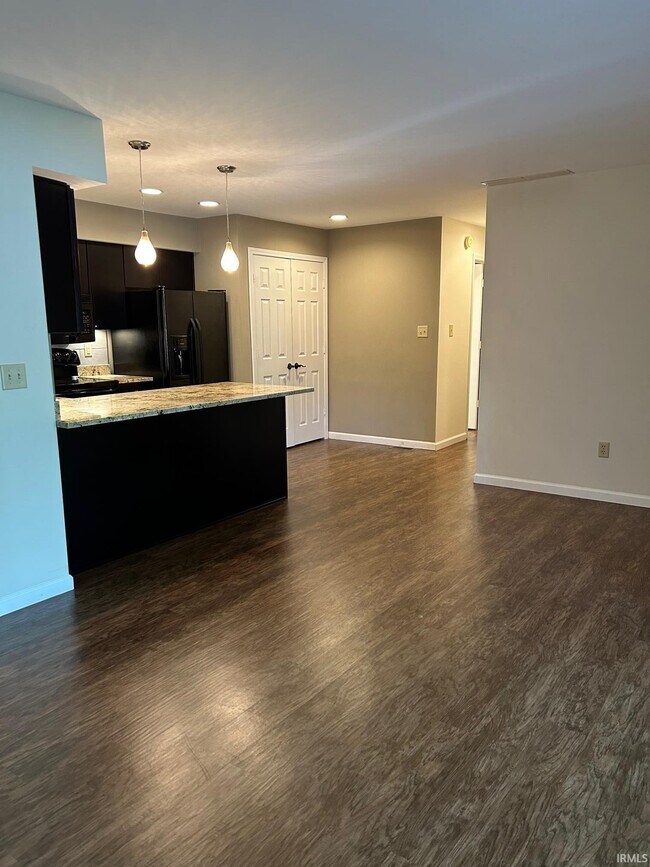 Photo - 1362 S College Mall Rd Unit I-1