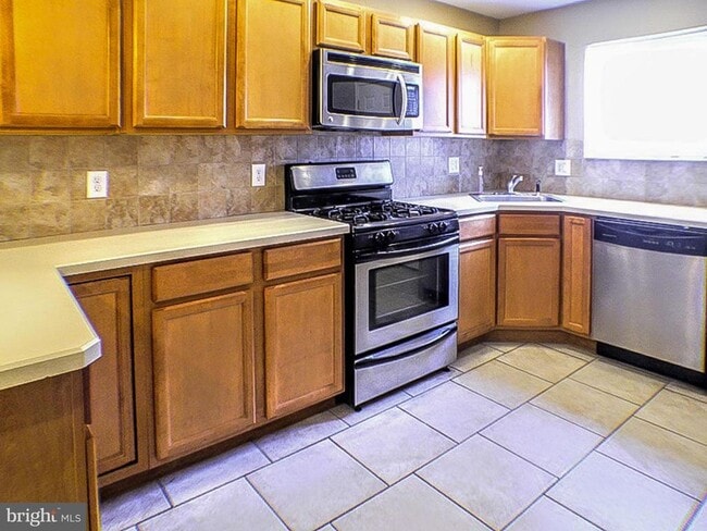 Photo - 2346 Gerritt St