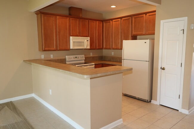 Photo - 584 Crystal Way