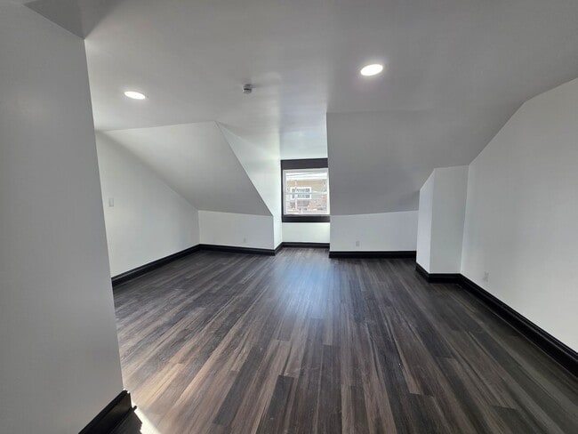 Photo - Fully Updated 2 bedroom 1 bathroom home for rent!