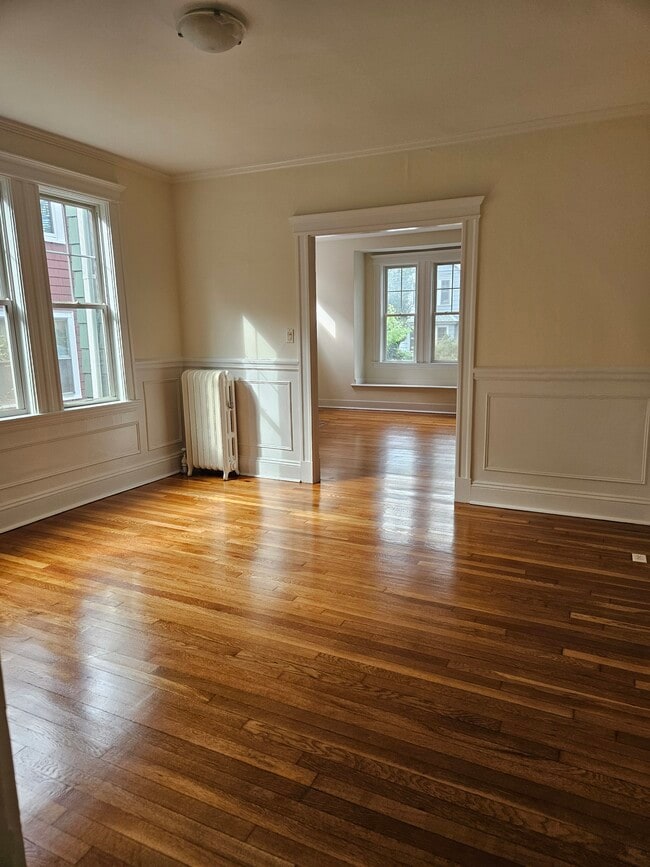Building Photo - 22 Castleton St Unit First Floor