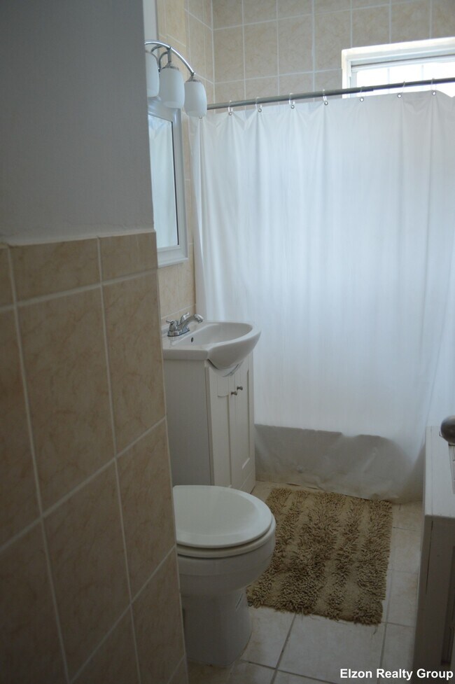 2009 Commonwealth Ave Unit 32