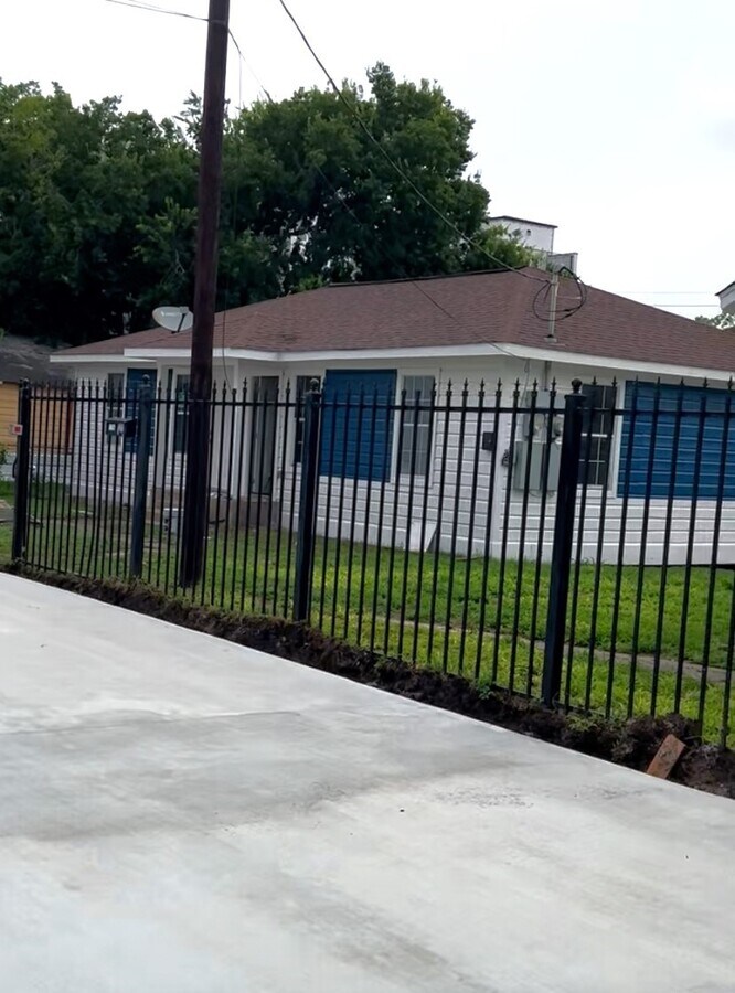 Photo - 1704 Sam Wilson St Unidad 7