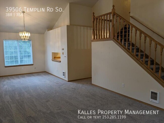 Photo - Hart's Lake Area Beautiful 3 Bedroom 2.5 B...