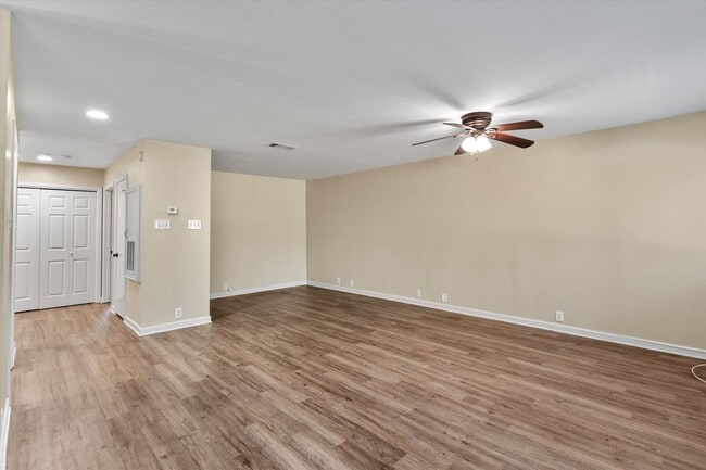 Photo - 6810 Deatonhill Dr
