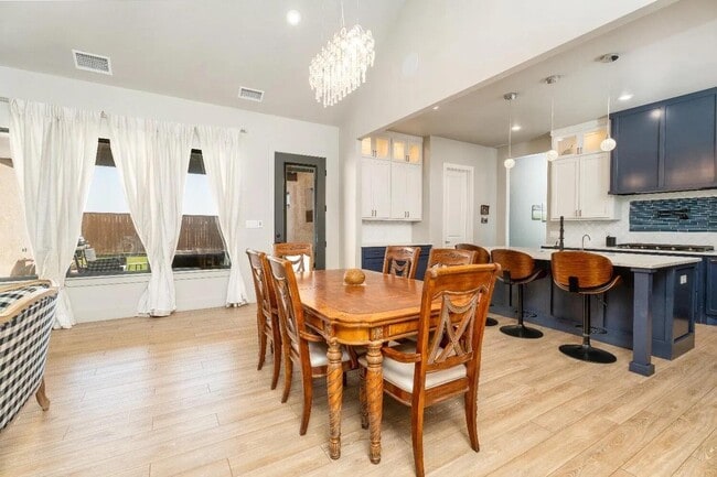 Photo - 1205 Buckingham Ave