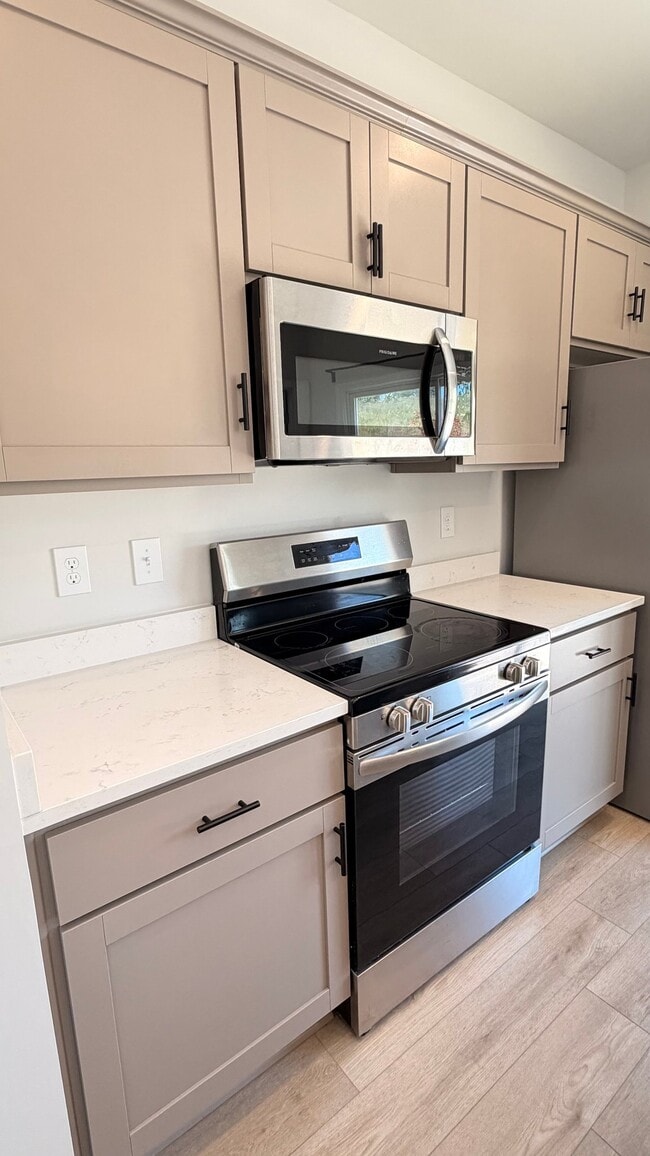 Photo - 1456 Donhill Dr