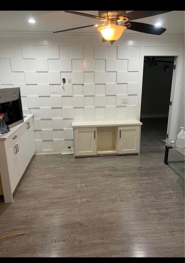 Photo - 5707 180 St