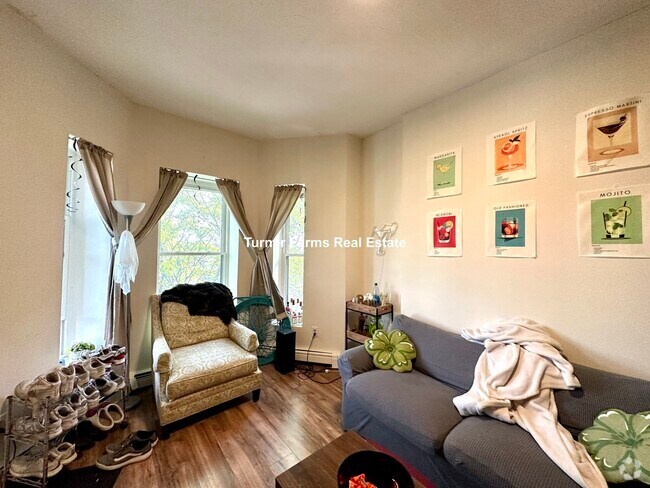 Building Photo - 76 Hammond St Unit 3 Rental