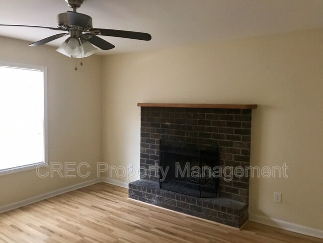 Photo - 205 Weber Rd Unit Apartment H