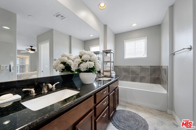 Photo - 80046 Silver Sage Ln