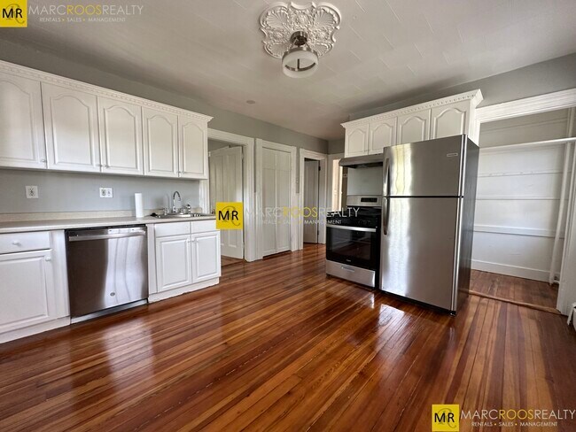 Building Photo - 135 Nonantum St Unit 1 Rental