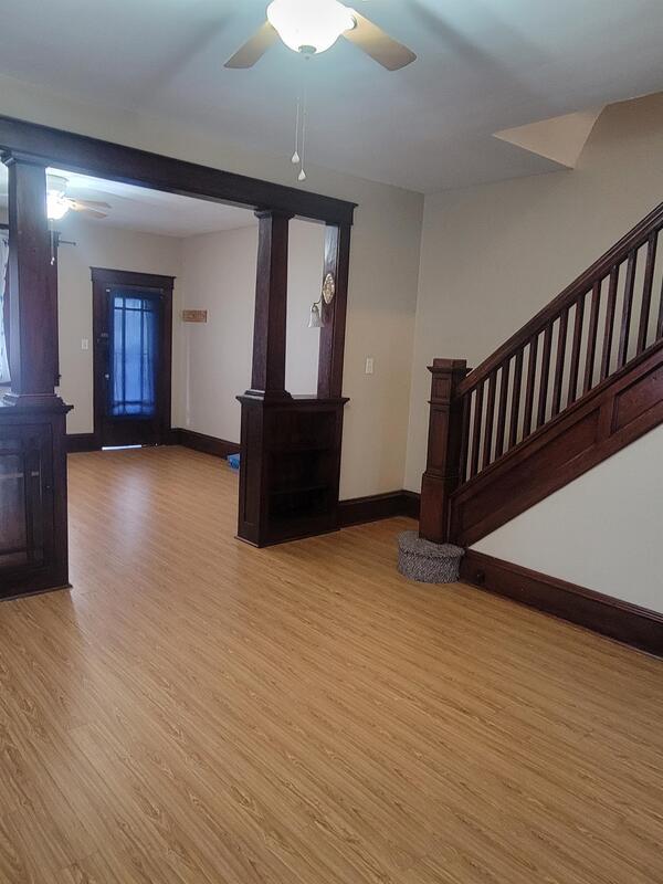 Photo - 16 W Grand St