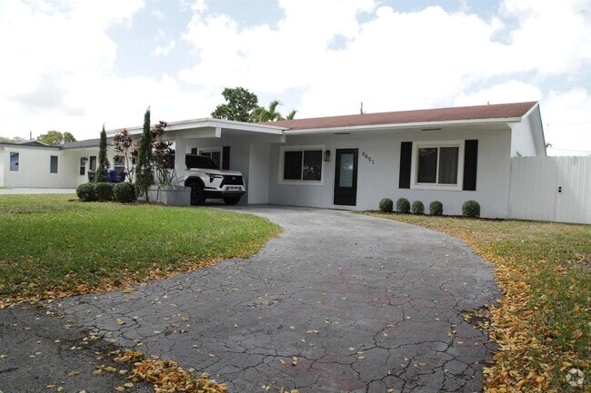 Building Photo - 6451 Pershing St Rental