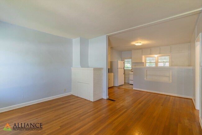 Photo - Poyntz Ave. 1609-11 Unit 1611