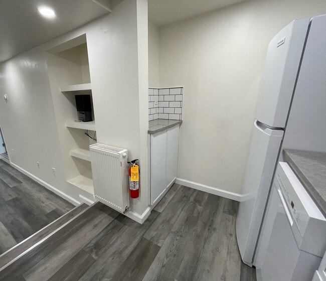 Building Photo - 84 Mearns Ave Unit Apt 1-1