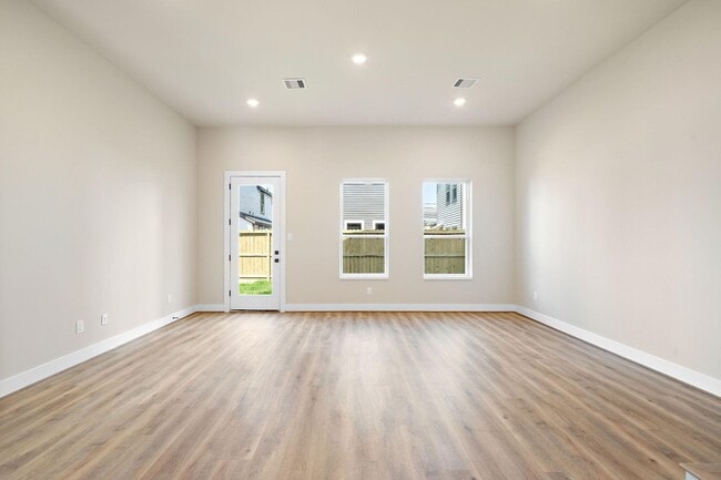 Photo - 5831 Francis Oak Ln