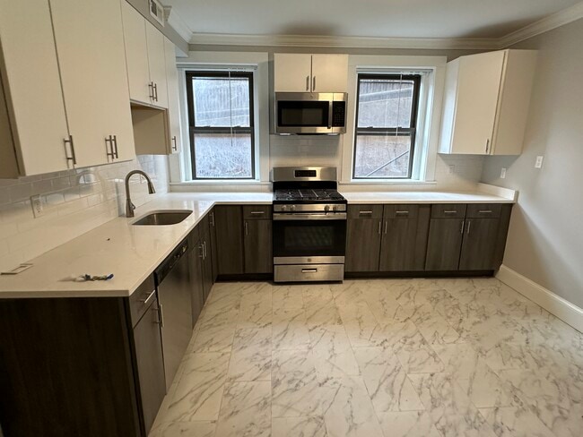 Photo - 74 Longwood Ave Unit 2