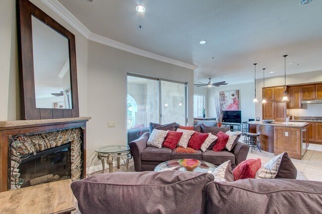 Photo - 15 Via Mantova Unidad 201