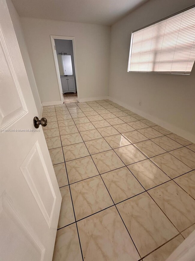 Photo - 633 NW 20th St