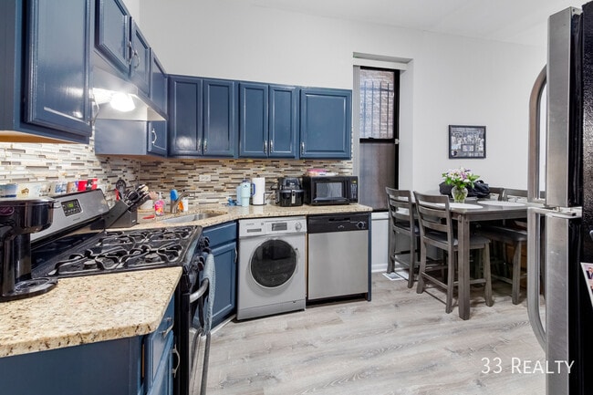 1337 W Huron-3R - 1337 W Huron-3R Apartment Unit 3R