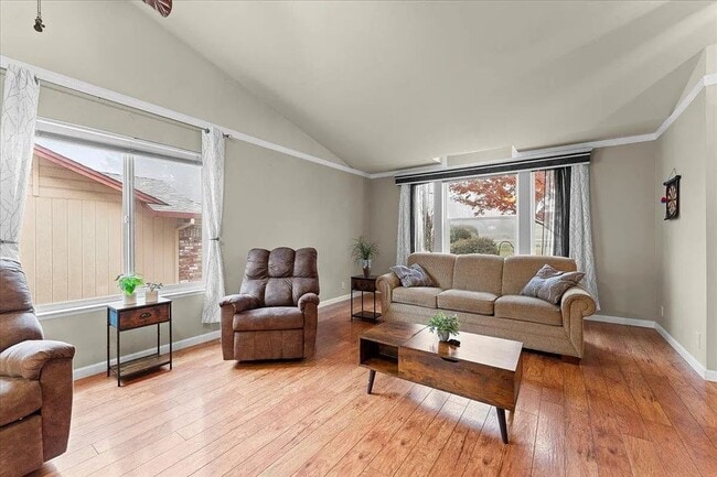 Photo - 503 Hillcrest Ave