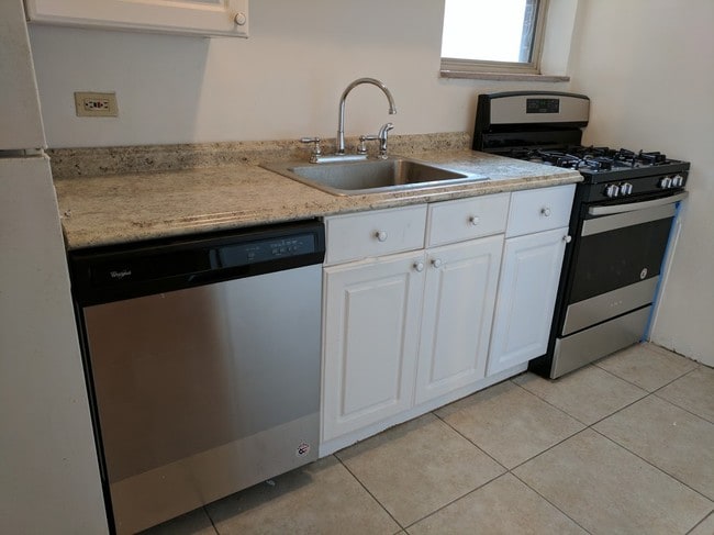 The Royal Plaza Rockwel Realty Leasing