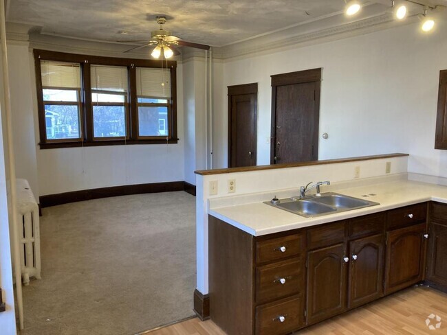 Building Photo - 2115 Hughitt Ave Rental
