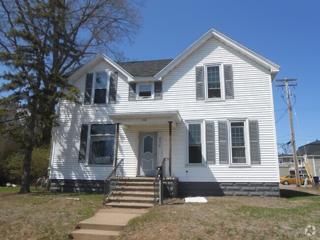 Building Photo - Nice 4 Bed 1 Bath close to water St. Rental