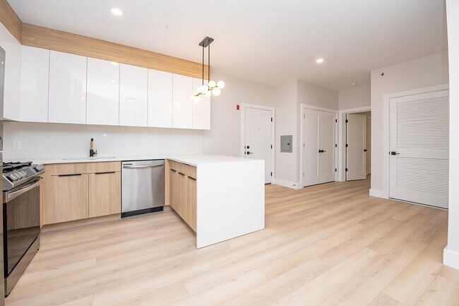6710 Park Ave Unit 204
